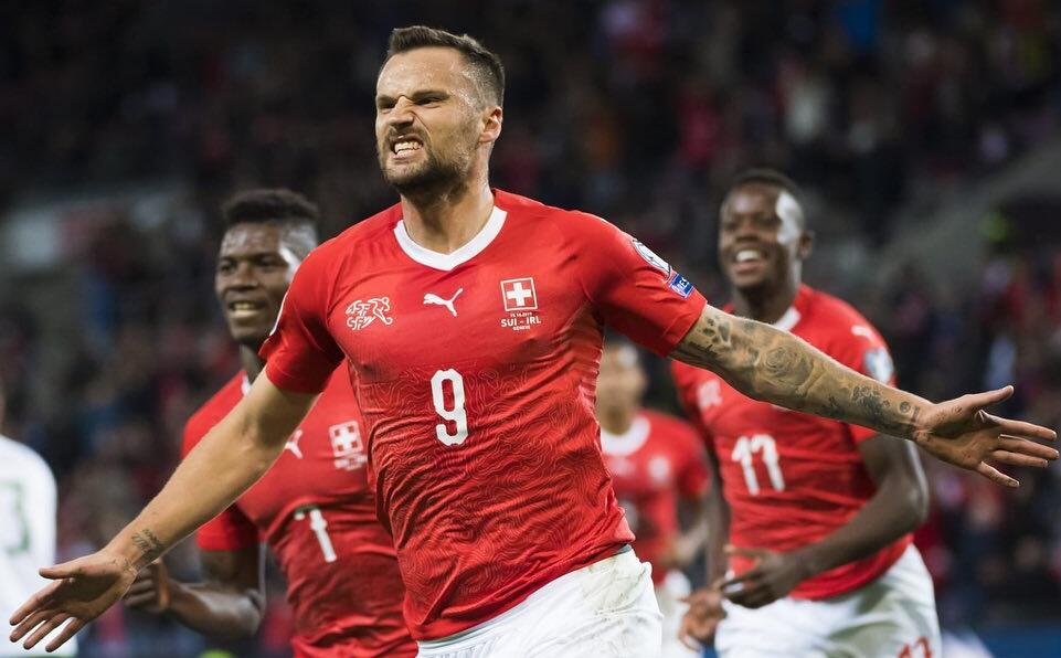 体育中国-本菲卡绝杀热刺，阿扎尔乌龙送礼英超的简单介绍