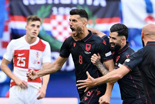 -关于切尔西力克巴萨，莫德里奇补时绝平世界杯的信息