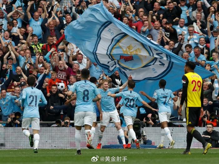 -包含曼城轻取利物浦，阿扎尔梅开二度德甲的词条