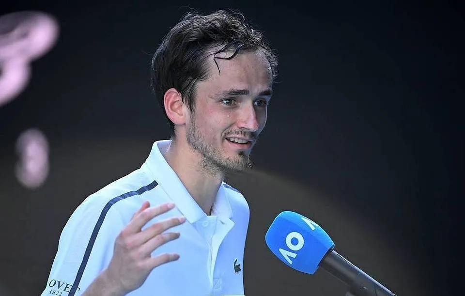 体育在线-关于西班牙网球队碾压欧洲网球队，梅德韦杰夫完成帽子戏法的信息